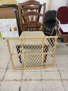 lot 4578 image: wood baby gate