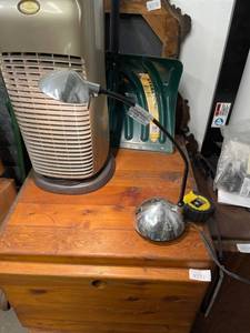 lot 9780 image: small desk lamp