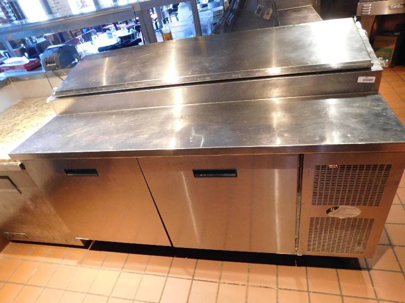 lot 1394 image: Randell 68 Pizza Prep Table