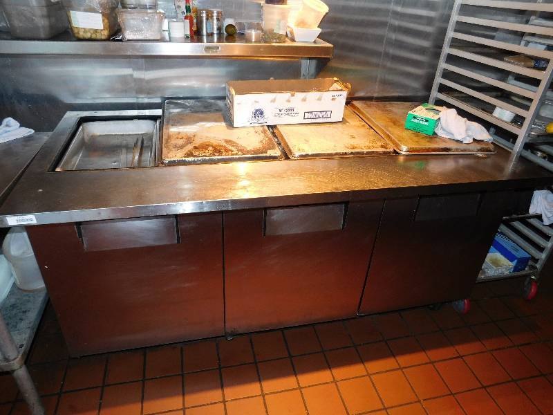 lot 1398 image: True 6 Megatop Prep Table