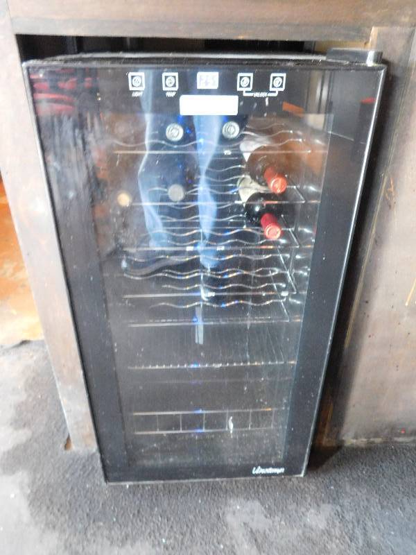 lot 1408 image: Vinotemp Undercounter Wine Cooler