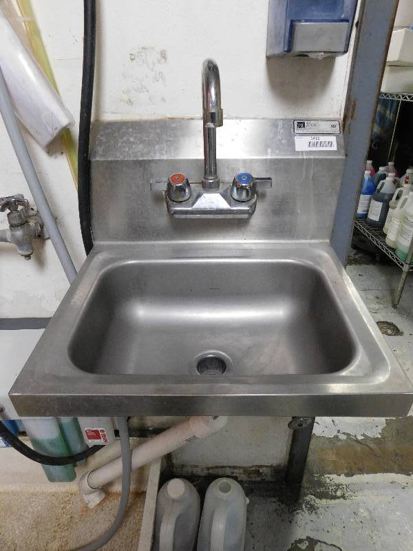 lot 1415 image: Wall Mount Hand Sink