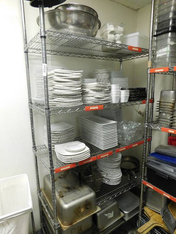 lot 1422 image: Metro Shelving