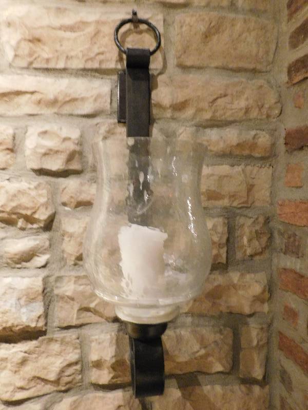 lot 1427 image: Wall Sconces