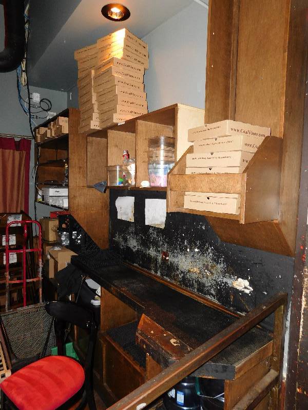 lot 1460 image: Assorted Shelves