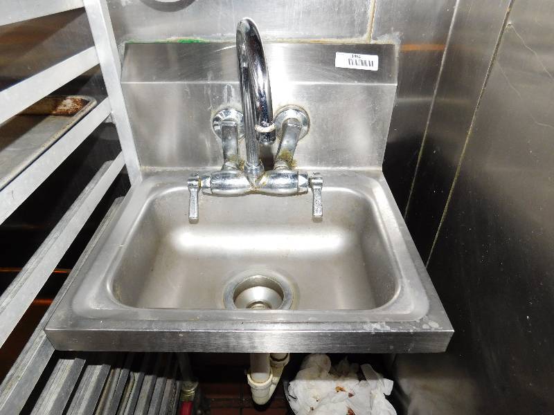 lot 1461 image: Wall Mount Hand Sink