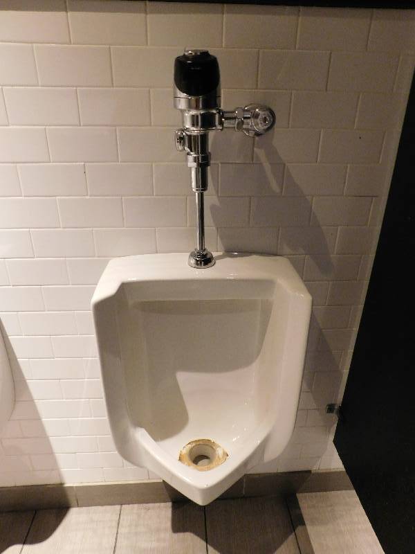 Gerber Wall Mount Urinal w/Sloan Automatic Flush Valve Plaza