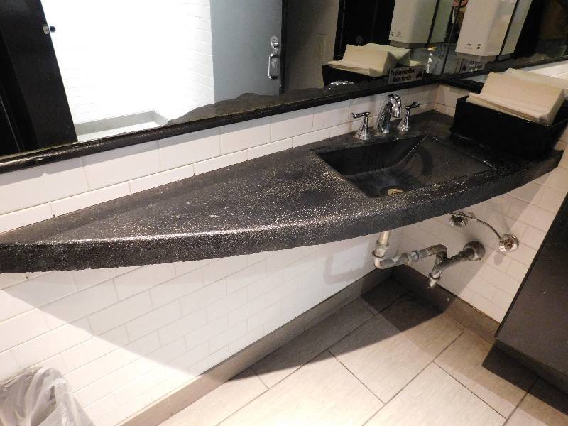 lot 1493 image: Sink Basin