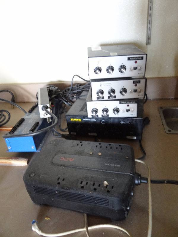 lot 2632 image: Lot of Multi Channel Music Mixing Equipment