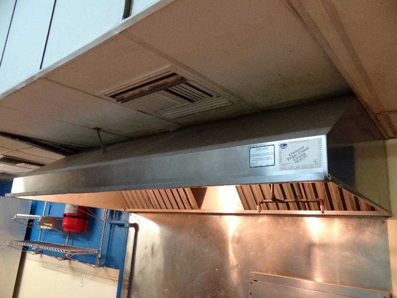 lot 2649 image: 98 Fully Stainless Commercial Kitchen Ventilation Exhaust Hood With Ansul System