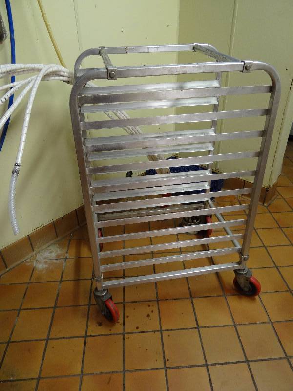 lot 2657 image: Half Size Aluminum Sheet Pan Rack On Casters