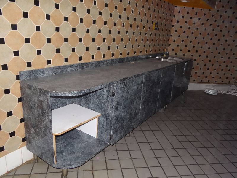 lot 2669 image: 145 Long StorageWork Station