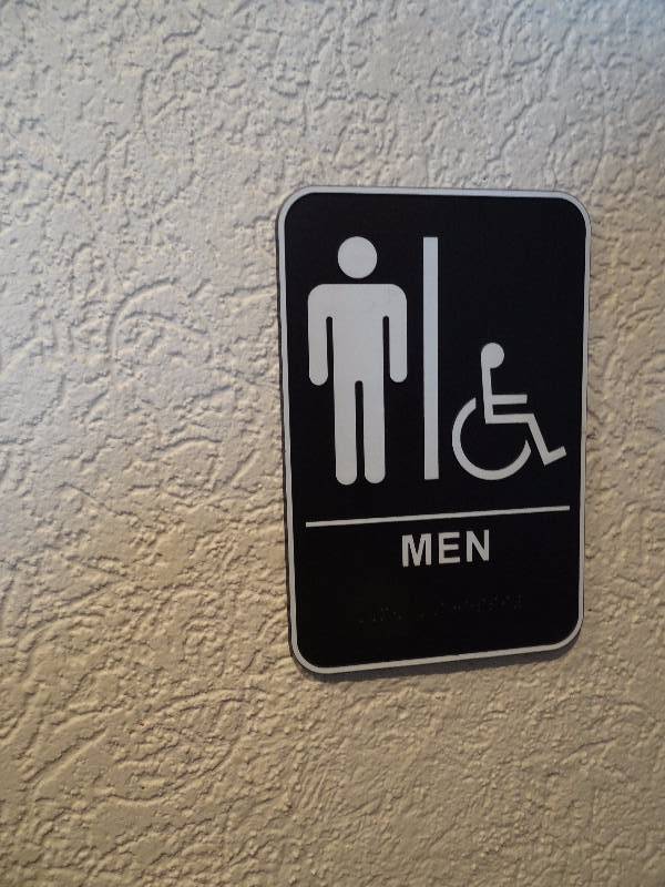 lot 2678 image: Contents of Mens Bathroom