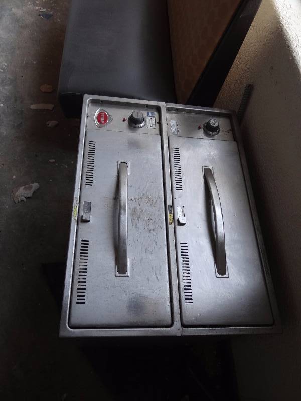 lot 2682 image: Wells (2) Drawer Bun Warming Station