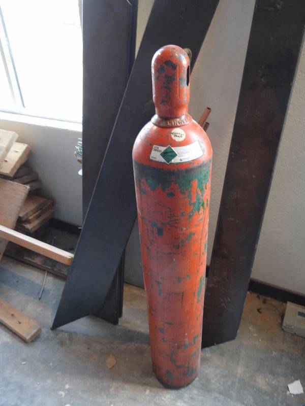 lot 2683 image: Empty Helium Canister