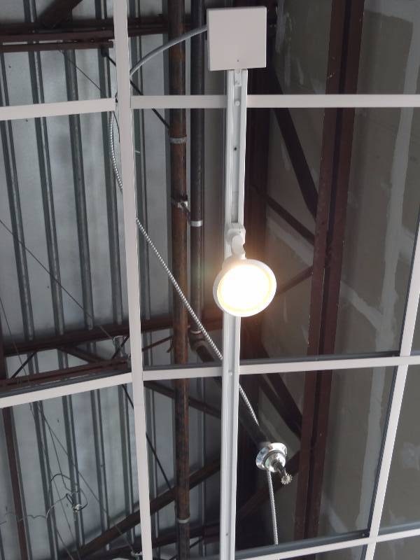 lot 2684 image: Large Lot of Track Lighting