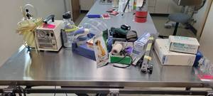 lot 5918 image: Vacuum Regulator Model 1180, Animal Health Auriflush Ear Wash System, Medtronic Pen Vet Vetinary Tononeter, and More