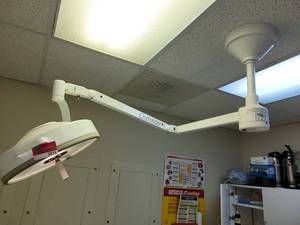 lot 5929 image: Medical Illumination Centurion Overhead Operation Lamp
