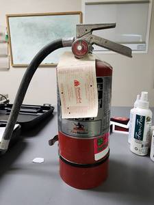 lot 5940 image: Fire Master Extinguisher