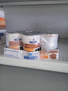 lot 37434 image: Hills Prescription Diet Kidney Care Dog Food