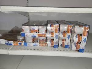 lot 37435 image: Lot of Hills Prescription Diet Kidney Care Beef and Vegetable Stew Dog Food