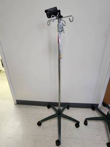 lot 37494 image: IV League Medical IV Stand with QSEE Camera