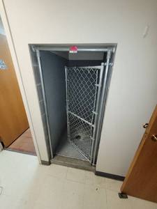 lot 49478 image: Kennel Door