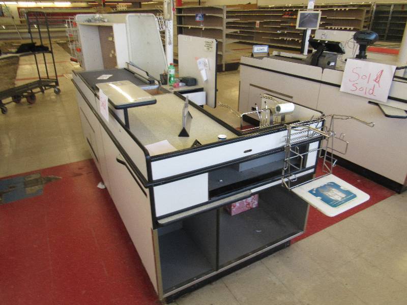 lot 325 image: Checkout Scan Belt Market Station
