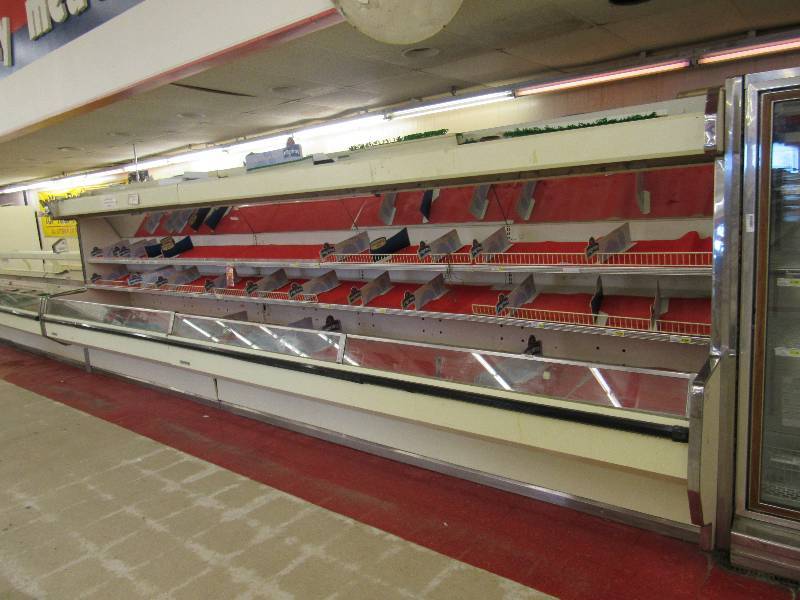 lot 335 image: Hussmann Supermarket Refrigerated Meat Merchandiser Air Curtain Open Display Unit