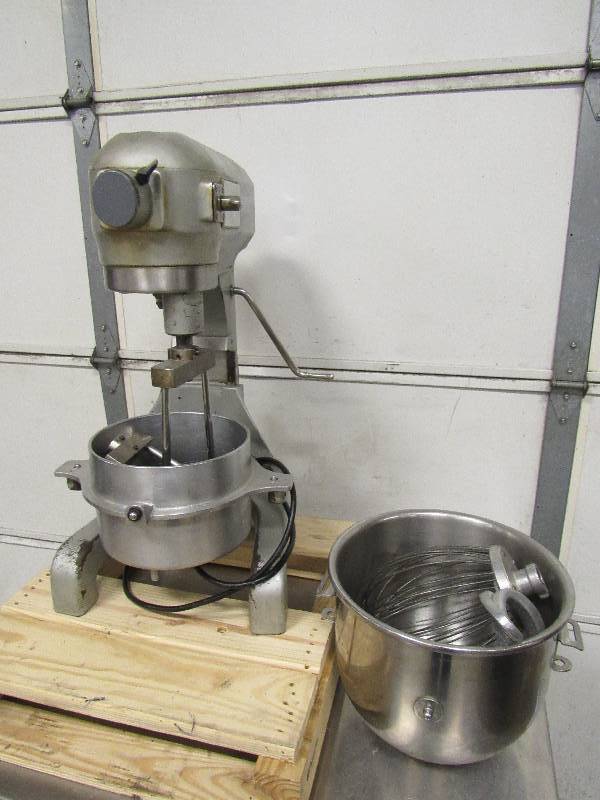 lot 182 image: Hobart 20Qt Mixer With Bowl And Attachments