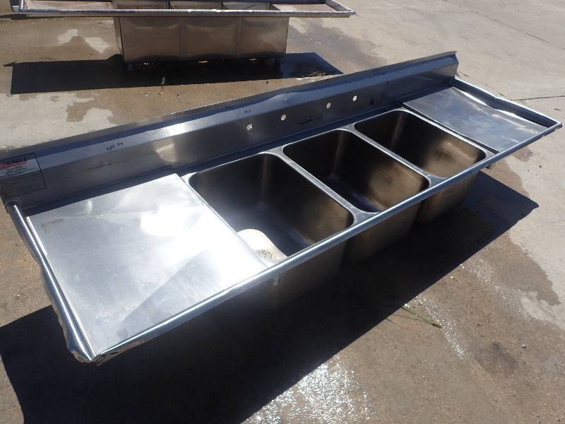 lot 232 image: All Stainless 3 Compartment Commercial Sink