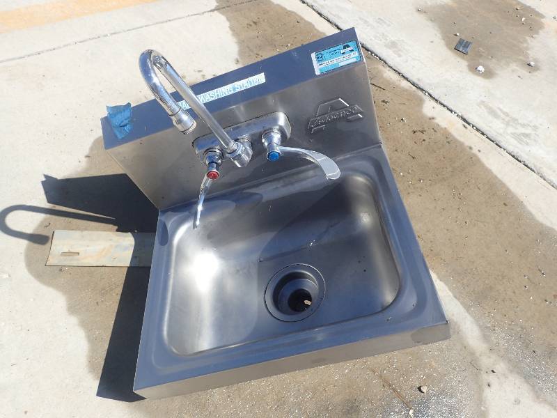 lot 236 image: Advance Single Wall Mounted Hand Sink