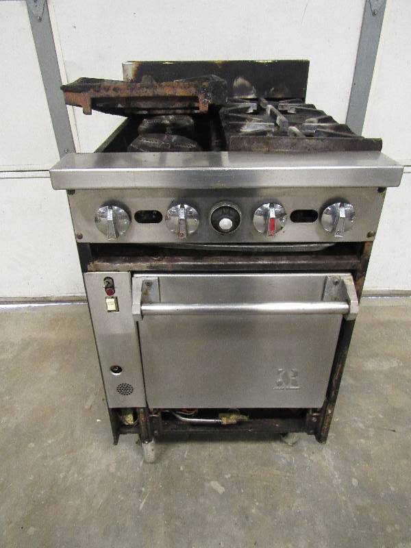 lot 614 image: Jade Range 22 4 Burner Range With Half Size Oven Below
