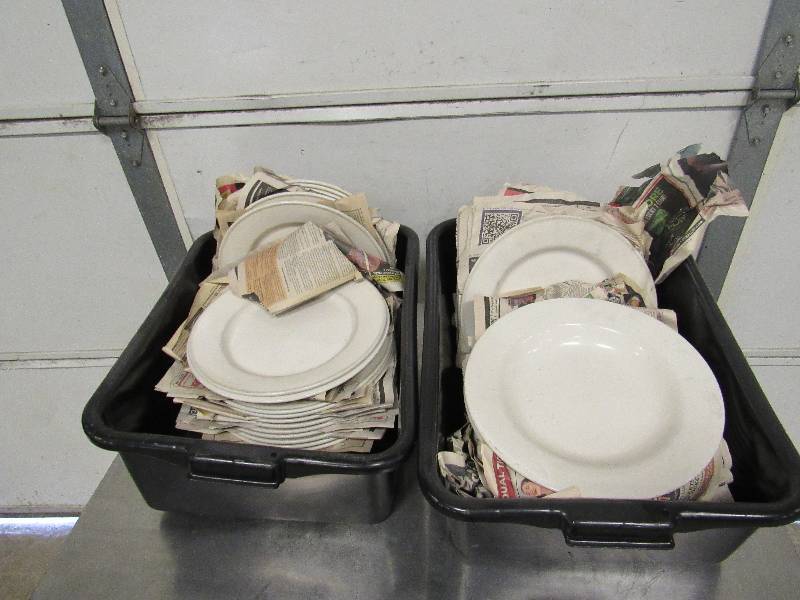 lot 788 image: Lot Of Tuxton 11 34 Round Plates