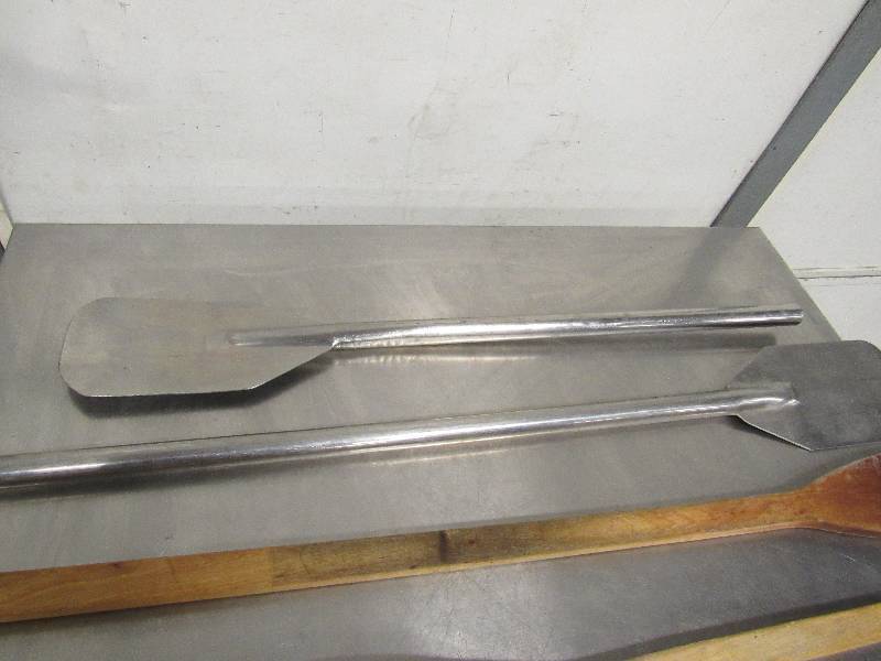 lot 792 image: Lot Of 4 Varying Length Mixing Paddles
