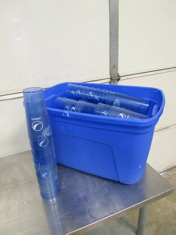 lot 800 image: Large Lot Of Branded Plastic Glasses