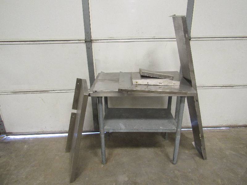 lot 801 image: Lot Of Assorted Stainless Shelf Pieces
