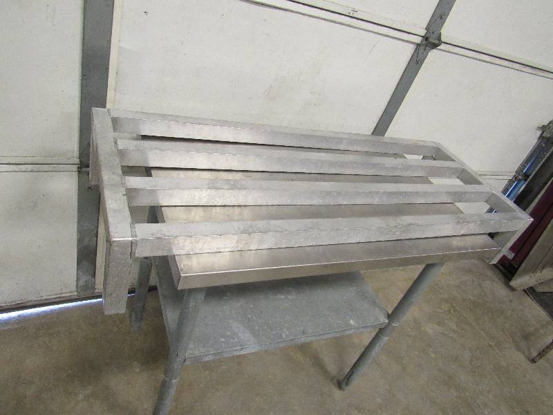 lot 810 image: 48x18 5 Tier Metal Wire Rack