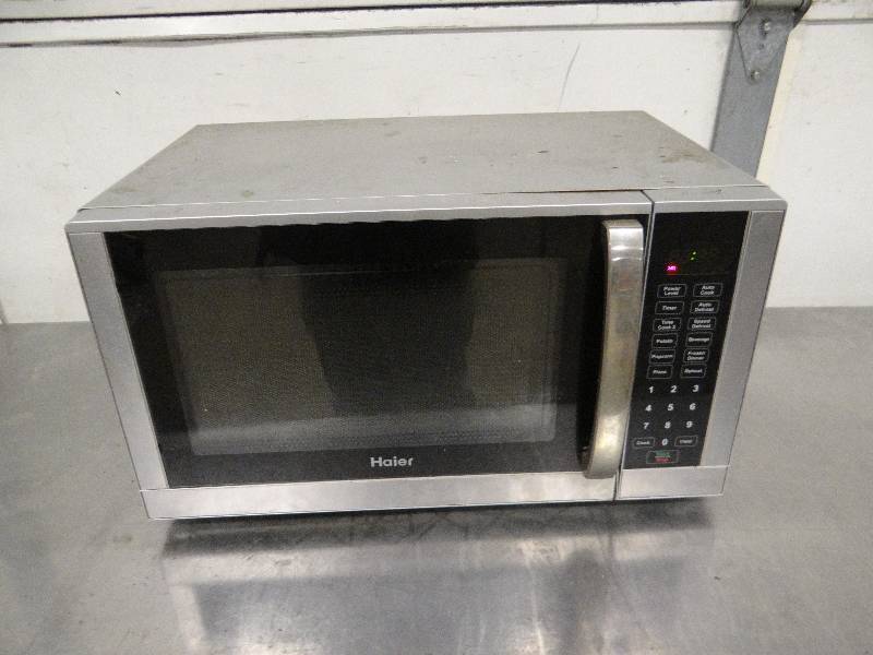 lot 749 image: Haier Household Microwave Oven