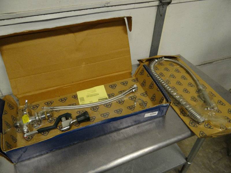 lot 752 image: Easy Install Pre Rinse B-0113 Series