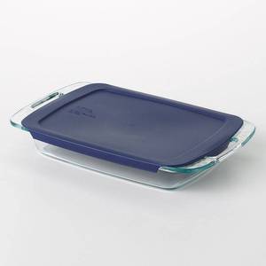 lot 1770 image: Pyrex Easy Grab 3-Qt. Covered Baking Dish