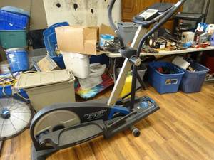 lot 17470 image: Proform XP 520 Razor Elliptical