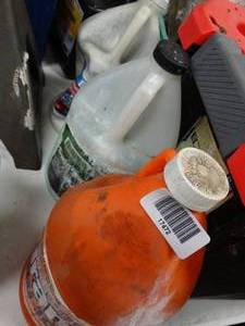 lot 17472 image: Lot of Automotive Fluids