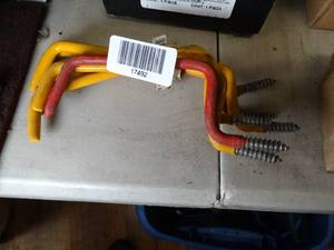 lot 17492 image: Screw-in Hooks lot