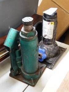 lot 17493 image: Two Bottle Jacks