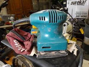 lot 17546 image: Makita Electric Palm Sander