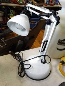 lot 17541 image: Nice Flexable Desk Lamp