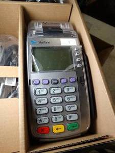 lot 17525 image: Verifone Vx520 CC Machine