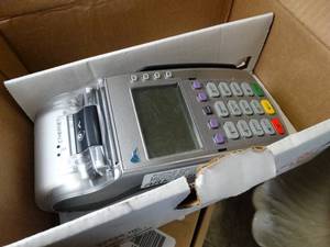 lot 17563 image: Verifone VX520 DC