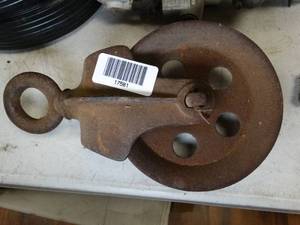 lot 17581 image: Antique Pulley